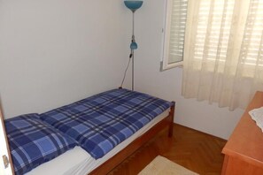 3 habitaciones, tabla de planchar con plancha y wifi gratis 