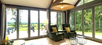 Family country house on the edge of a forest - 10p