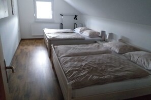 4 Schlafzimmer, Bügeleisen/Bügelbrett, kostenloses WLAN