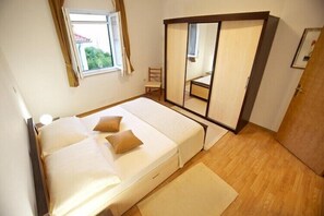 1 bedroom, iron/ironing board, free WiFi