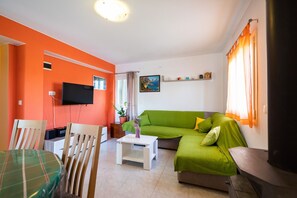 Smart-tv och eldstad