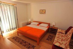 2 chambres, accès au Wi-Fi (inclus)