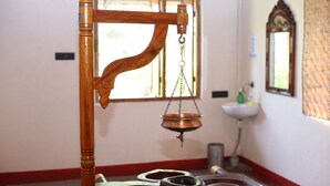 غرف معالجة الأزواج، حوض استحمام ساخن، غرفة بخار، علاجات للجسم