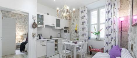 1 bedroom, iron/ironing board, free WiFi