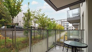 Huoneisto, 2 makuuhuonetta, parveke | Parveke