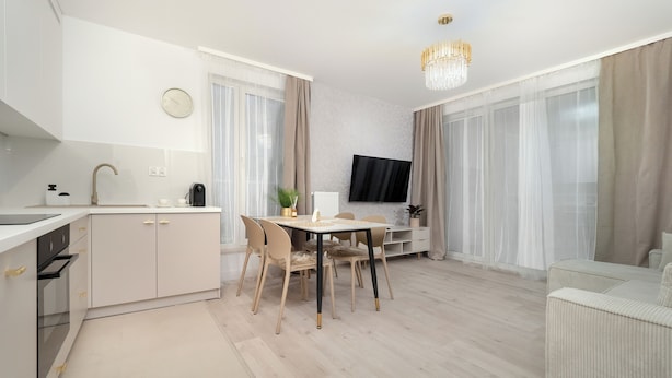 Huoneisto, 2 makuuhuonetta, parveke | Olohuone