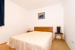 2 chambres, fer et planche à repasser, accès Internet
