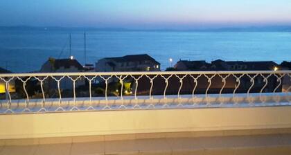 Villa Elit- Three Bedroom Apartment with Sea View Terrace (Penthouse)