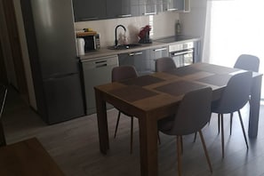 Fridge, microwave, oven, stovetop - Apartments Kalajzic- One Bedroom Apartment with Terrace(A3) (ST) (Pucisca)
