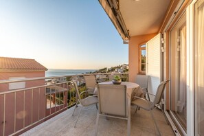 Outdoor dining - Apartments Palma - Two Bedroom Apartment with Balcony and Sea View  ( Veliki ) (Stanici)