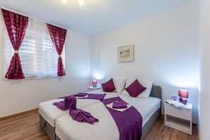 2 bedrooms, free WiFi - Apartments Palma - Two Bedroom Apartment with Balcony and Sea View  ( Veliki ) (Stanici)