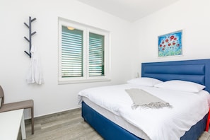 1 bedroom, travel crib, free WiFi