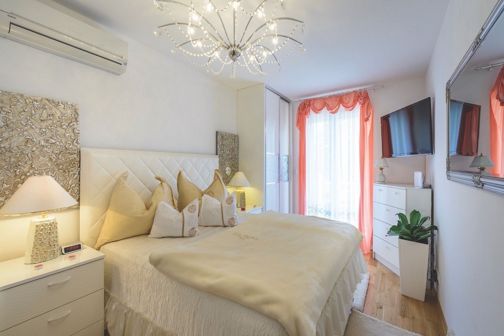 2 bedrooms, iron/ironing board, free WiFi