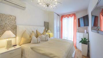 2 bedrooms, iron/ironing board, free WiFi