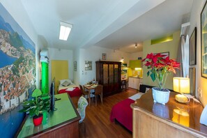 Iron/ironing board, free WiFi