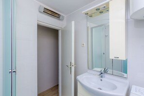 Hair dryer - Apartment Kate - Two Bedroom Apartment with Sea View (Dubrovnik)