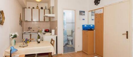 1 chambre, fer et planche Ă repasser, accĂšs Ă Internet