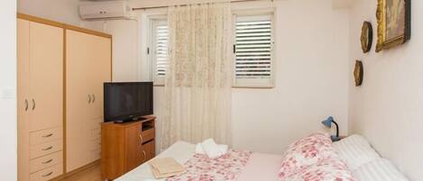 1 chambre, fer et planche Ă repasser, accĂšs Ă Internet