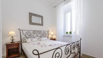 1 bedroom, iron/ironing board, free WiFi