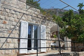 Exterior - Holiday Home Odiseja- One Bedroom Apartment with Terrace and Sea View (Brsecine)