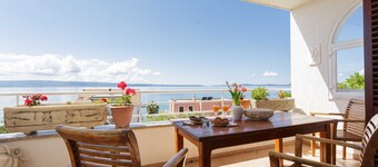 Apartments Sunrise ( Duilovo ) -Superior Three Bedroom Apartment with Sea View Terrace