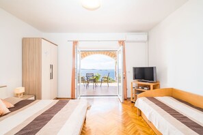 Free WiFi - Apartments Marnic Blue Chill- Comfort Studio Apartment(S3) (Mlini)