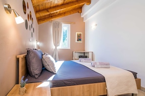 1 chambre, fer et planche à repasser, lit parapluie, Wi-Fi gratuit