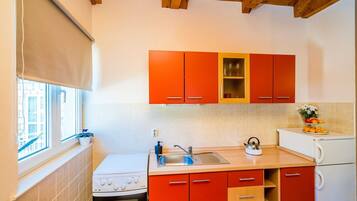 Fridge, oven, stovetop, toaster