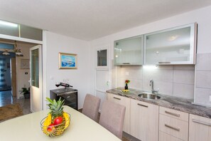 Fridge, microwave, oven, stovetop - Apartments Tino- Two Bedroom Apartment with Balcony and Sea View(A1) (Sutivan)