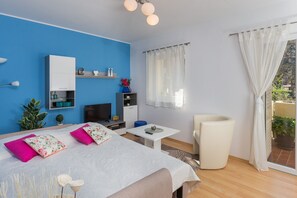1 habitación, tabla de planchar con plancha y wifi gratis 