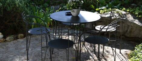 屋外ダイニングエリア