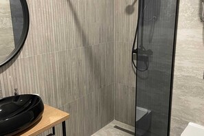 Ducha y secador de pelo