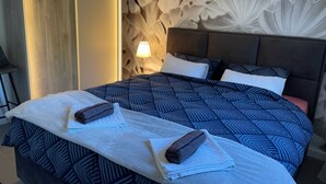 2 bedrooms, iron/ironing board, travel crib, WiFi (free)