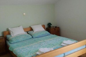 Lit de bébé portatif, accès au Wi-Fi (inclus)