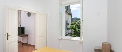 2 sovrum, strykjärn/strykbräda och internet