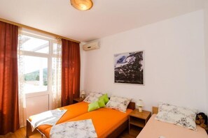 1 chambre, fer et planche à repasser, lit parapluie, Wi-Fi gratuit