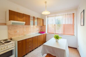 Fridge, oven, stovetop, toaster - Apartments Sany- Two Bedroom Apartment with Balcony and Sea View (Cavtat)