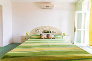 1 habitación, tabla de planchar con plancha y wifi gratis 