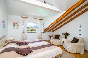 1 bedroom, iron/ironing board, travel cot, free WiFi