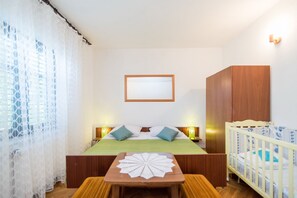 2 bedrooms, iron/ironing board, travel crib, free WiFi