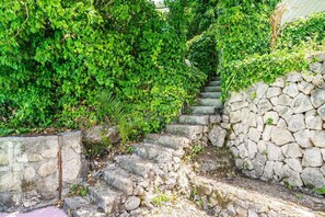 Property grounds - Apartments & Rooms Mara & Petrunjela - Deluxe Double Room with Sea View (Cavtat)