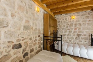 2 bedrooms, free WiFi