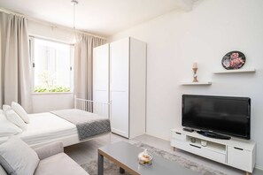 1 chambre, fer et planche à repasser, lit parapluie, Wi-Fi gratuit