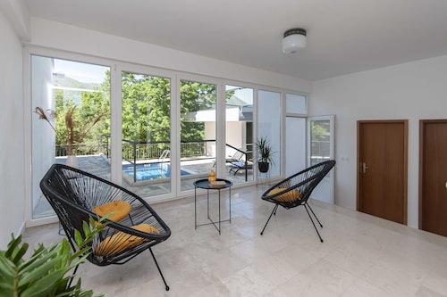 Villa Green Castle - Five bedroom villa with swimming pool