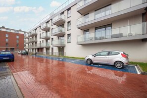 Front of property - Charming Apartment for 6 by Renters (Katowice)