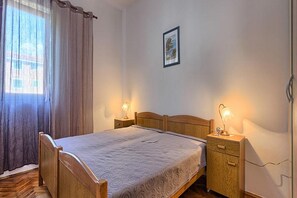 3 habitaciones, tabla de planchar con plancha y wifi gratis 