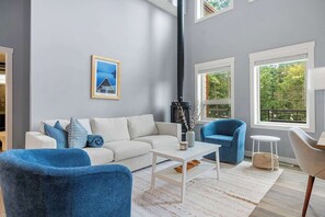 TV, fireplace, offices