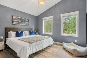 4 chambres, fer et planche à repasser, lit parapluie, Wi-Fi gratuit