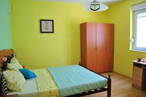 1 bedroom, travel crib, free WiFi