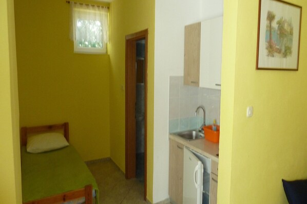 1 bedroom, travel crib, free WiFi